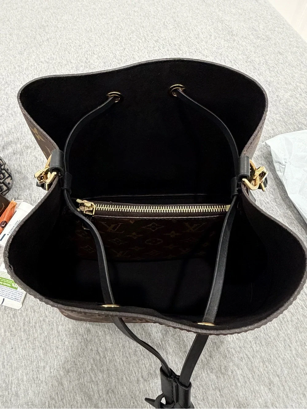 NEO NOE MM Louis Vuitton Monogram Canvas Bucket Shoulder Bag in Brown and Gold